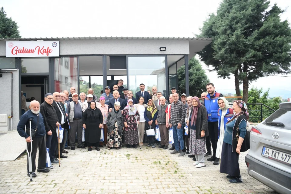 Trabzon'da Huzurevi Sakinleriyle Babalar Günü Buluşması