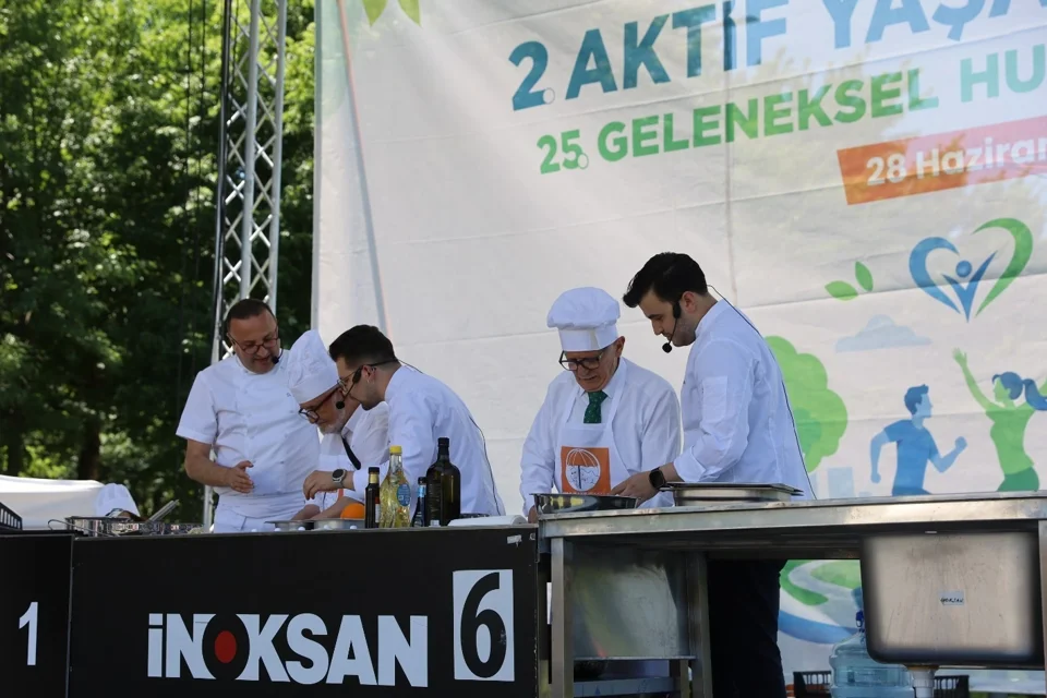 Bursa'da Yaşam Şenliği: Huzurevi Sakinleri ve Bursalılar Bir Araya Geldi