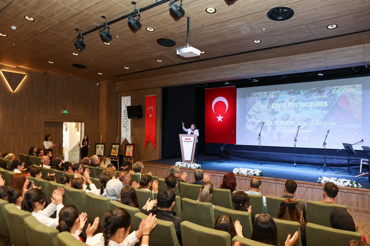 Gaziantep'te Genç Yetenekler Sanatla Ödüllendirildi