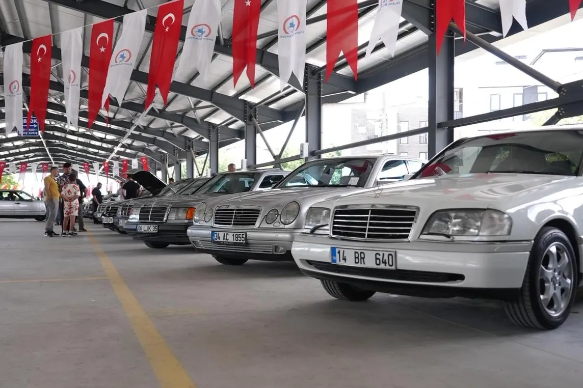 Düzce'de Mercedes Tutkunları Bir Araya Geldi