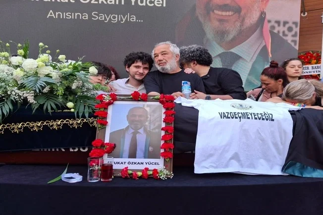 İzmir Barosu Eski Başkanı Özkan Yücel Son Yolculuğuna Uğurlandı