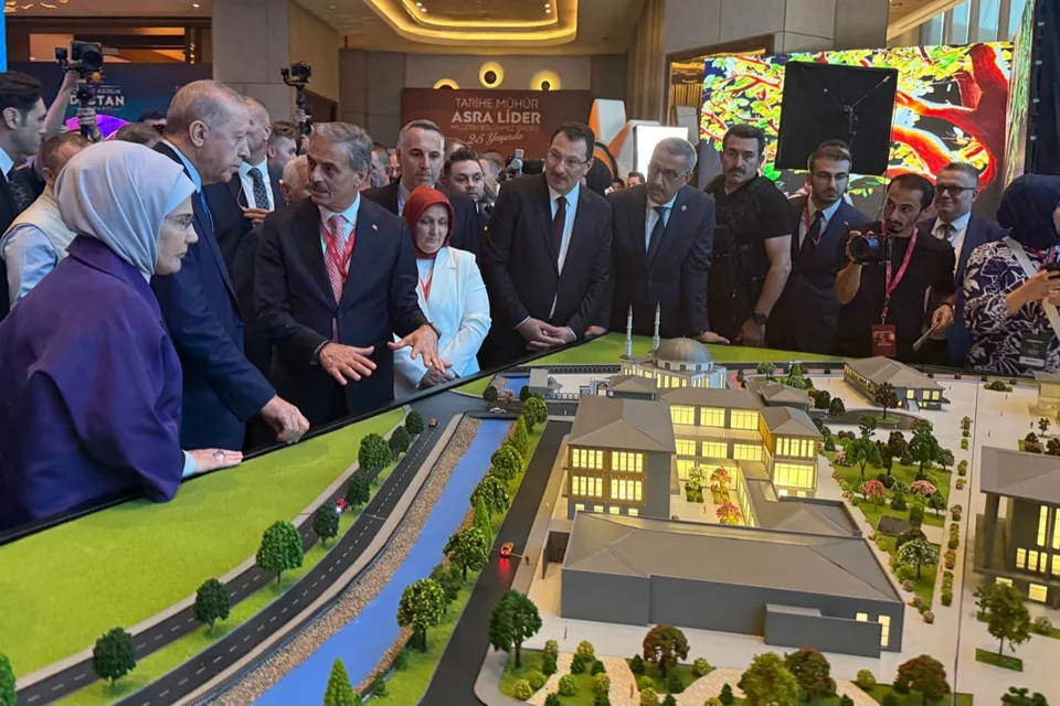 Erdoğan'a Sakarya'nın Yeni Vizyonu Tanıtıldı: Recep Tayyip Erdoğan Kampüsü Şehri Geleceğe Taşıyacak