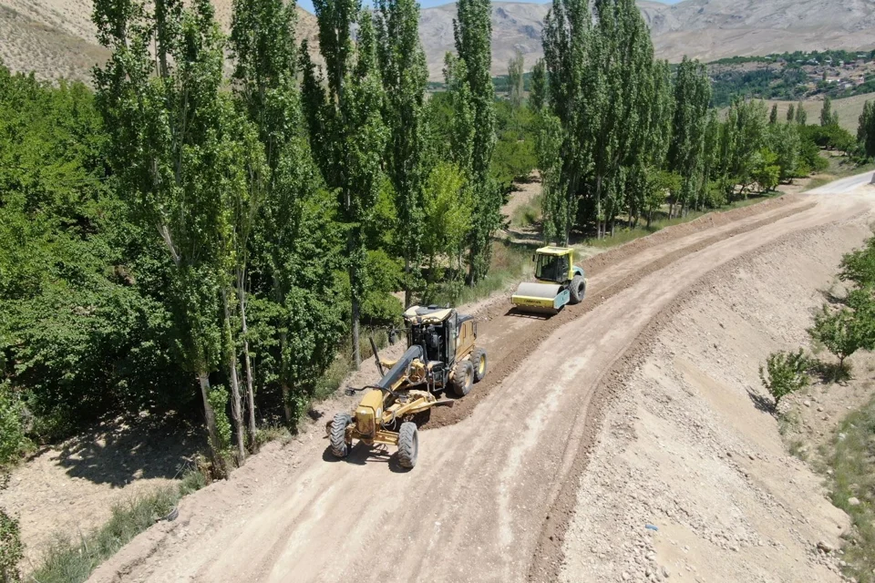 Malatya'da 3 İlçeyi Kapsayan Grup Yolu Büyük Dönüşümden Geçiyor: Ulaşım Konforu Artıyor