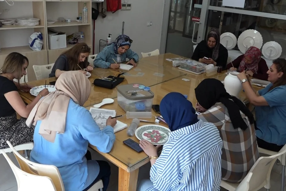 MABESEM'de Çini Sanatı Kursiyerlerin Elleriyle Hayat Buluyor