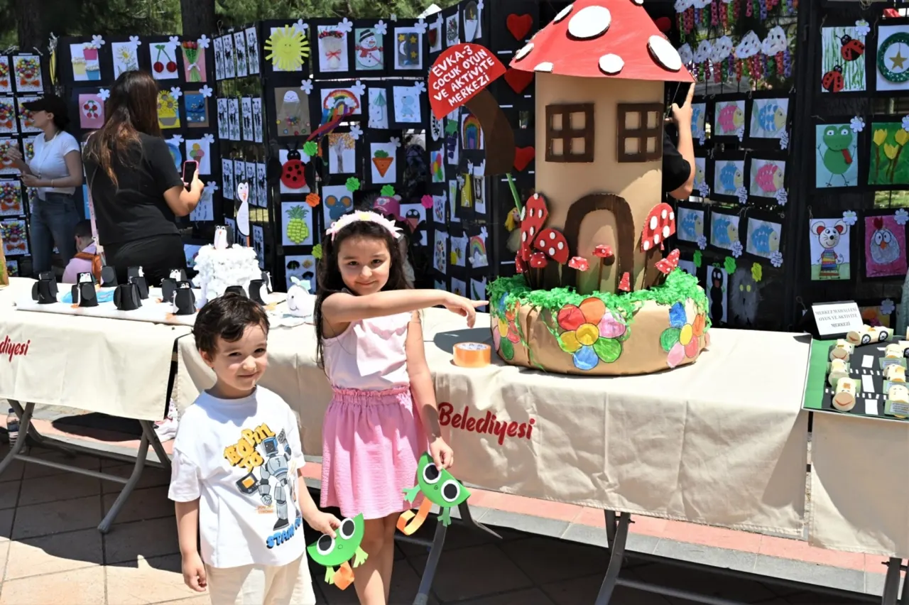 Bornova'da Çocukların Yıl Sonu Sergisi Büyük İlgi Gördü