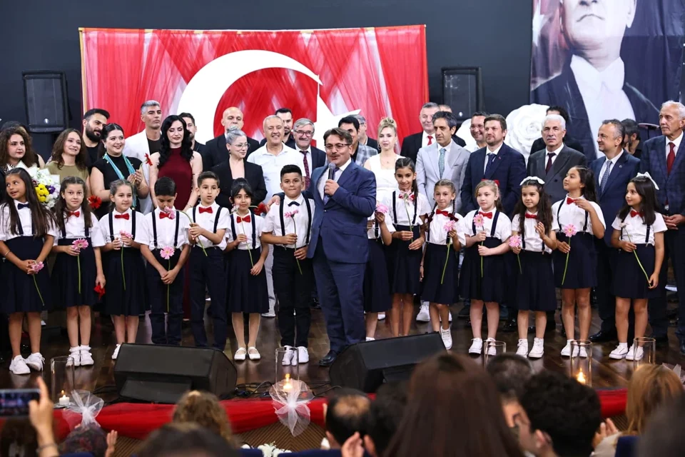 Sakarya'da Maarif Orkestrası ve Öğrenci Korosu'ndan Etkileyici Konser