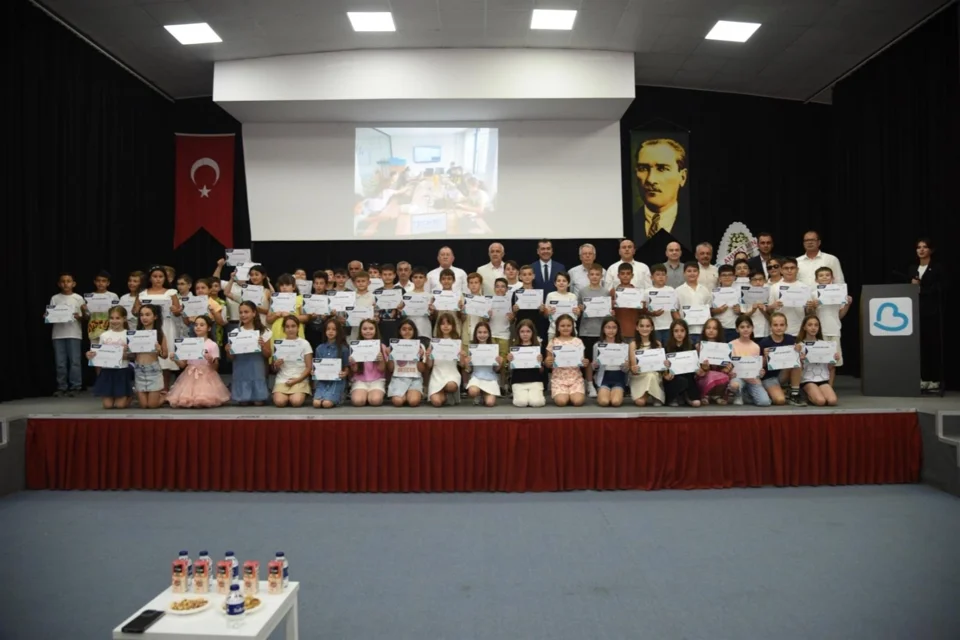 Gönen'de 288 Genç Teknolojiyle Buluştu: TECH10 Mezuniyet Töreni