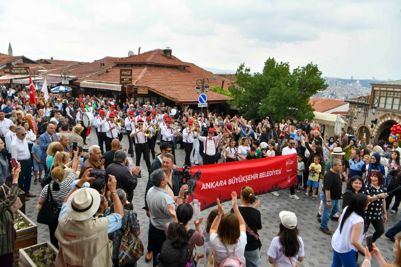 Ankara Kalesi Tarihi Dokuda Kültür ve Sanatla Buluştu