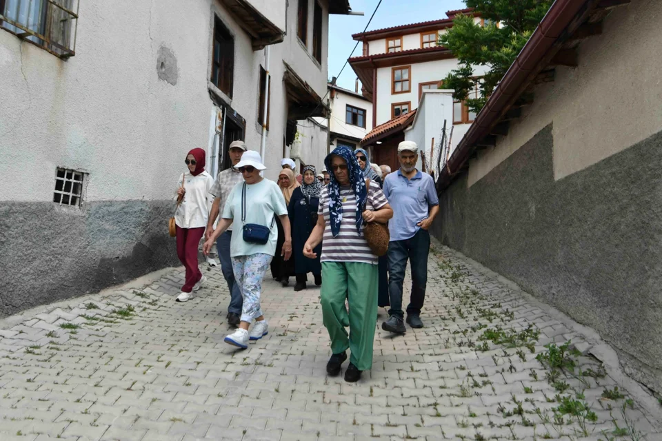 Başkentliler, Ücretsiz Kent Gezileriyle Ankara'nın Saklı Hazinelerini Keşfediyor