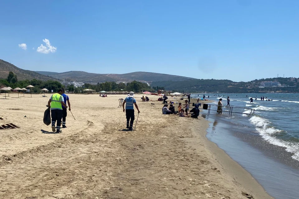 Efes Selçuk Sahilleri Yaz Sezonunda Göz Kamaştırıyor: Temizlik Çalışmaları Aralıksız Sürüyor