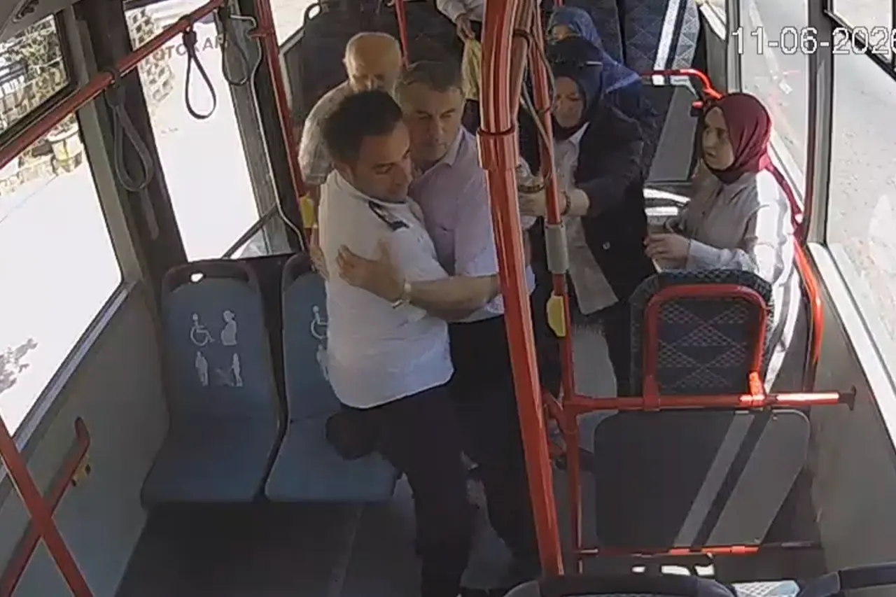 Sakarya'da Toplu Taşıma Aracında Yolcunun Hayatı Kurtarıldı