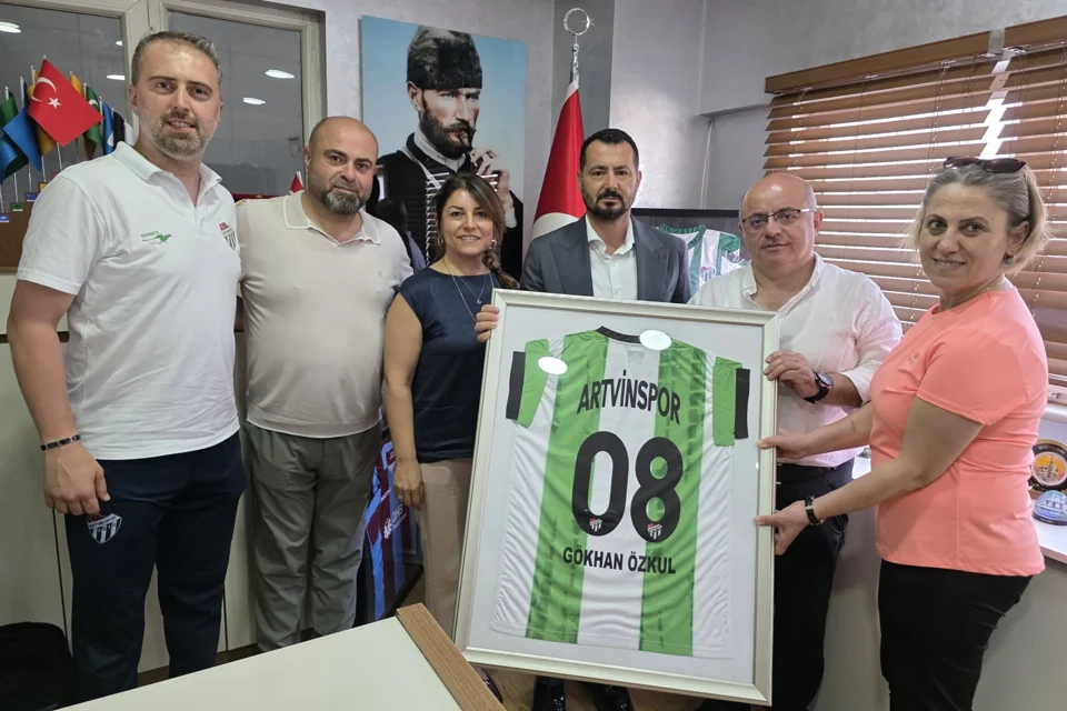 Artvinspor Kadın Voleybol Takımına Bursa'dan Sponsorluk Desteği