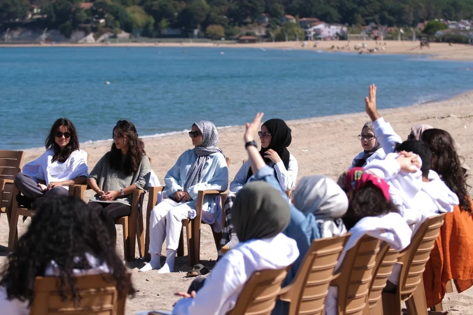 Kocaeli'de Üniversiteliler İçin Yaz Tatili Fırsatları: Dil, Sanat ve Kültür Dolu Bir Program