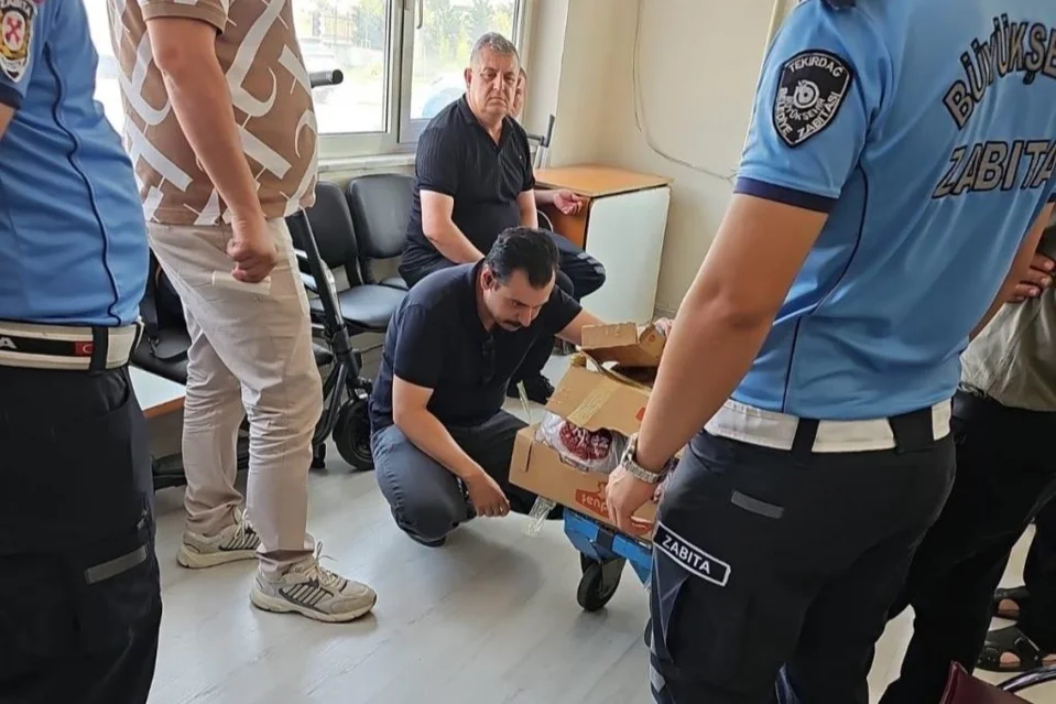 Tekirdağ'da Kötü Kokulu Kolilerden Sağlıksız Et Çıktı: Yasal İşlem Başlatıldı