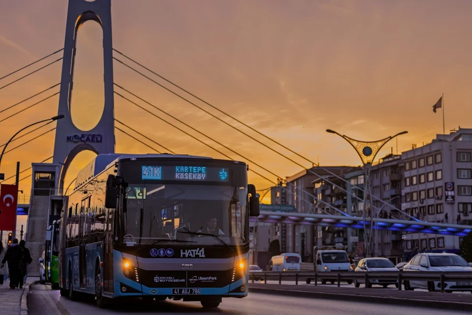 Kocaeli'nde 154 Hat, Şehri Kucaklıyor: Kesintisiz Ulaşım Ağı Güçleniyor