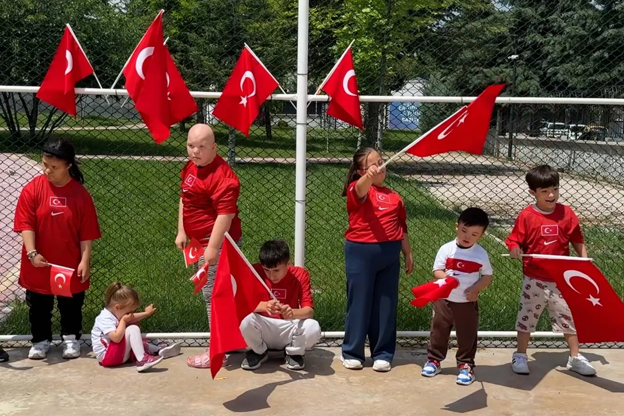 Down Sendromlu Bireylerden Milli Takım'a Coşkulu Destek