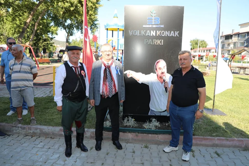 Edremit'te Sanatçı Volkan Konak Adına Park Açıldı