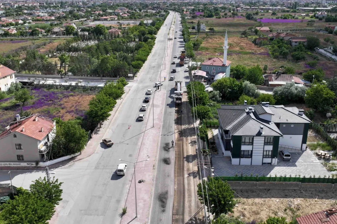Konya Karatay asfalta hazırlanıyor