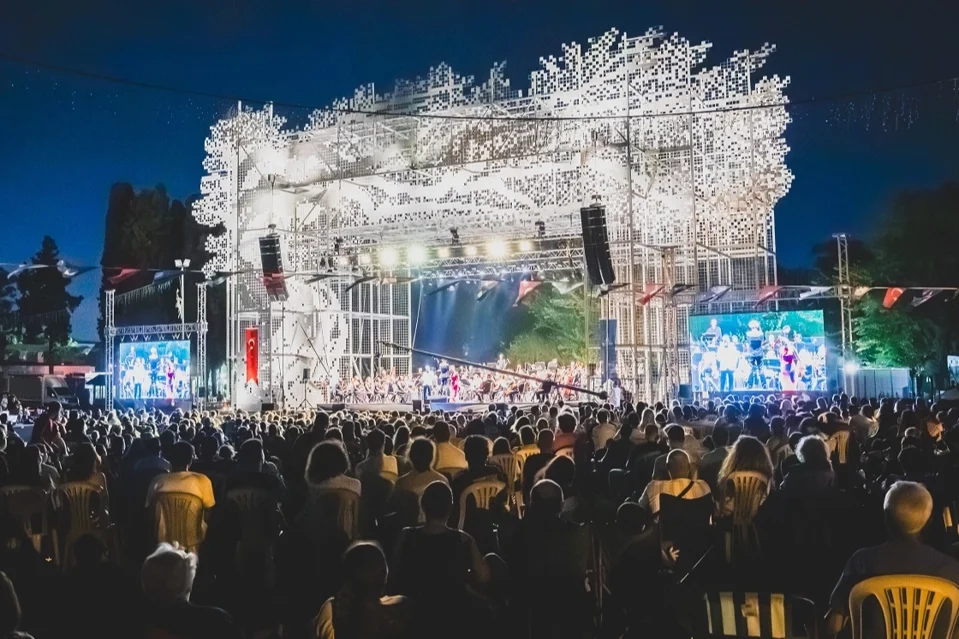 İzmir Oda Orkestrası Film Müzikleri Konseriyle Sezonu Tamamladı