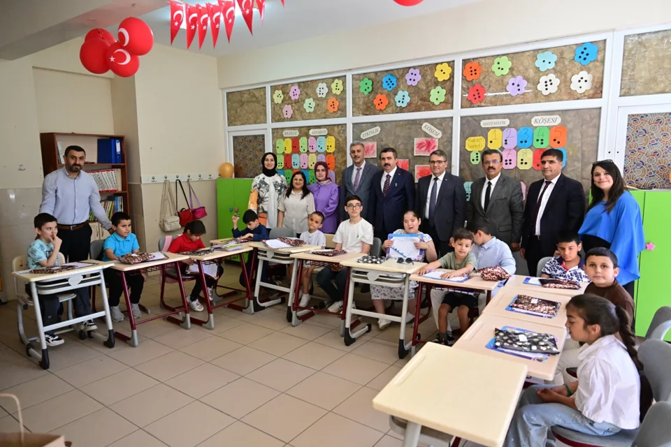 Yıldırım'da Karne Heyecanı: Başkan Yılmaz'dan Öğrencilere Tatil Müjdesi