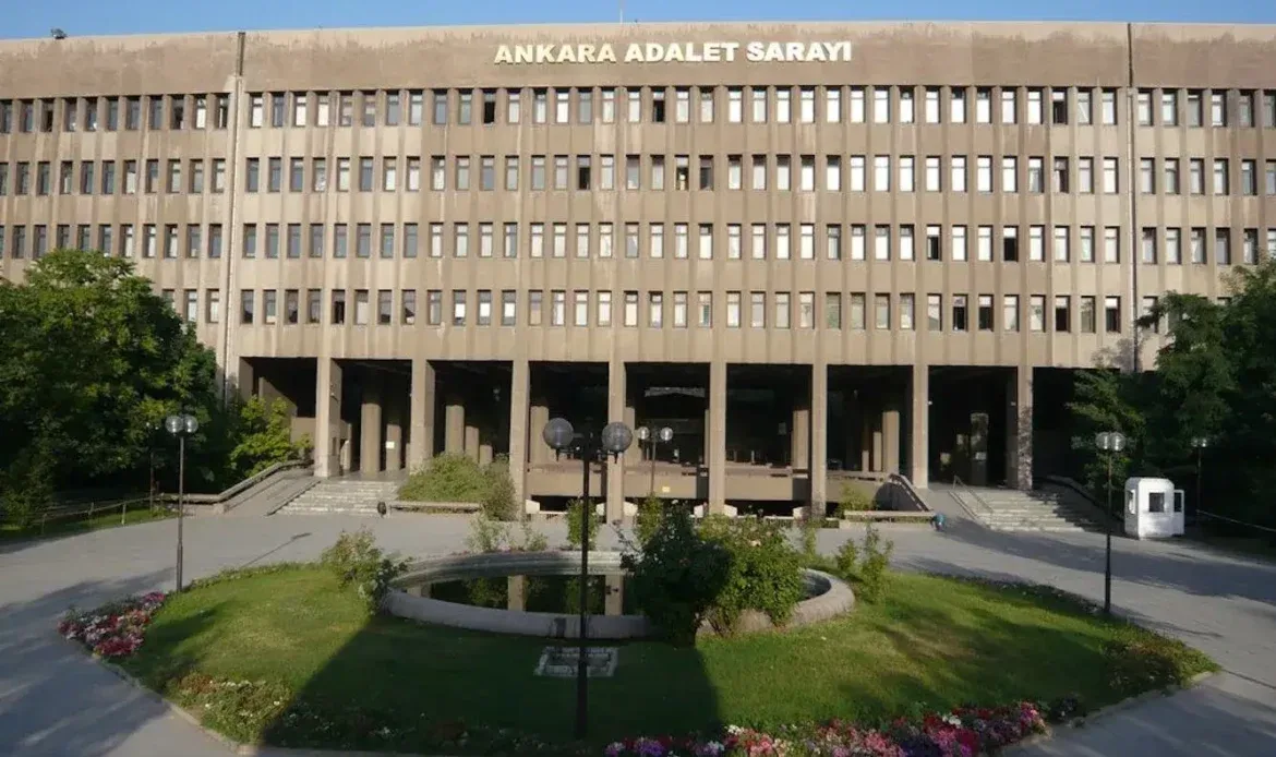 Gelinini Katleden Kayınpeder ve Eşin Yargılanmasına Başlandı: Ağırlaştırılmış Müebbet Talebi
